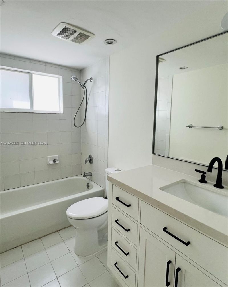 6905 Bay Dr , Unit 13, Miami Beach, FL 33141 Photo