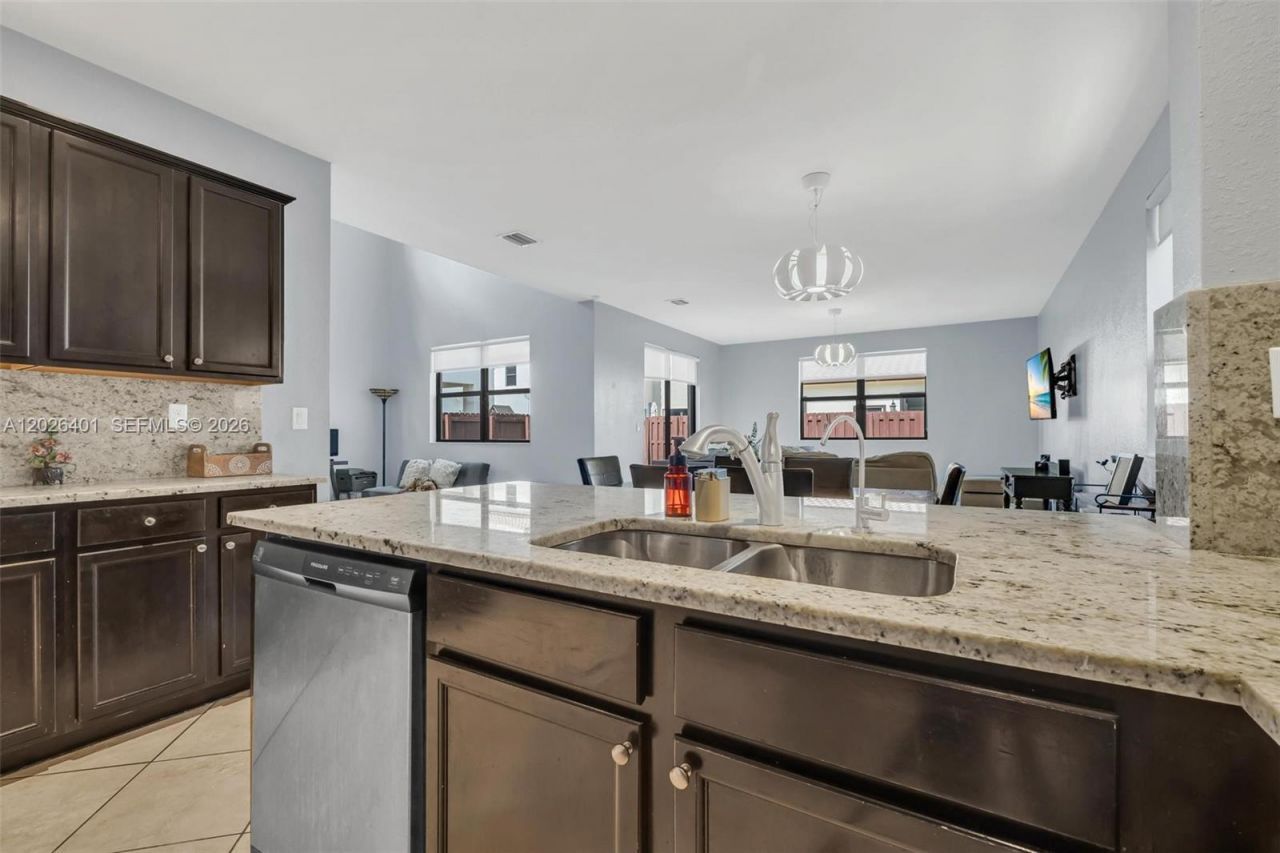 581 SE 34th Ter , Homestead, FL 33033 Photo