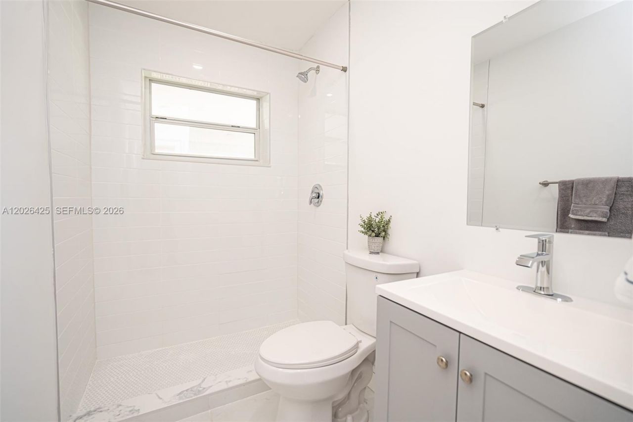 20720 NW 34 Avenue, Miami Gardens, FL 33056 Photo