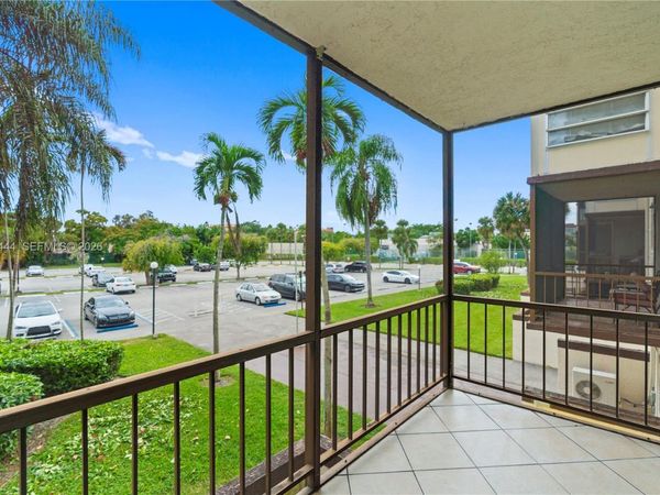 7100 NW 17th St, Unit 219, Plantation, FL 33313
