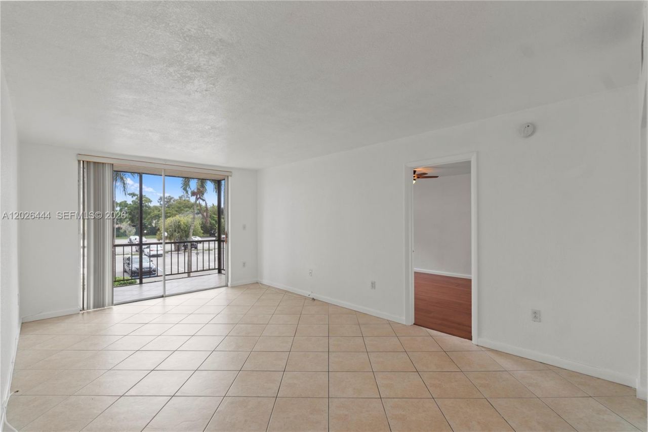 7100 NW 17th St , Unit 219, Plantation, FL 33313 Photo