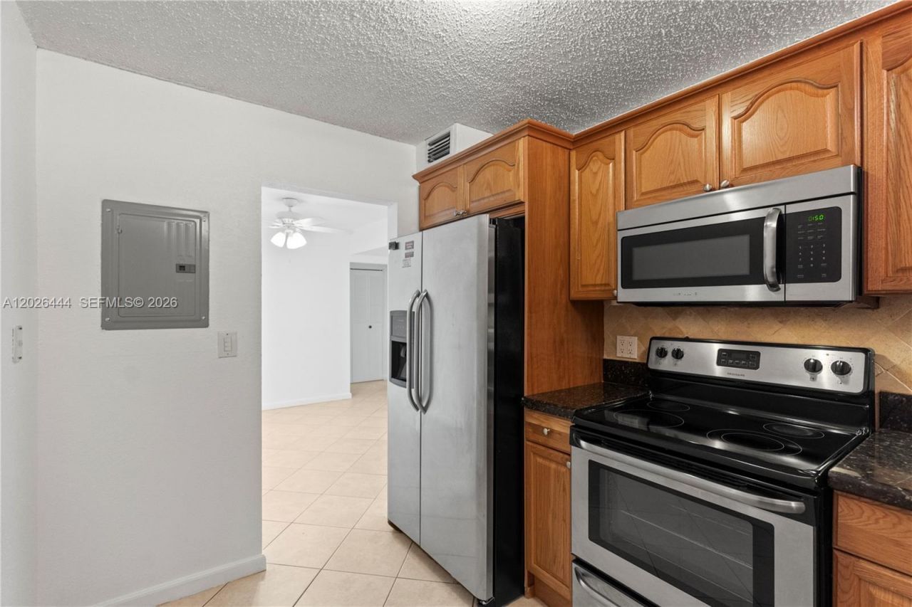 7100 NW 17th St , Unit 219, Plantation, FL 33313 Photo
