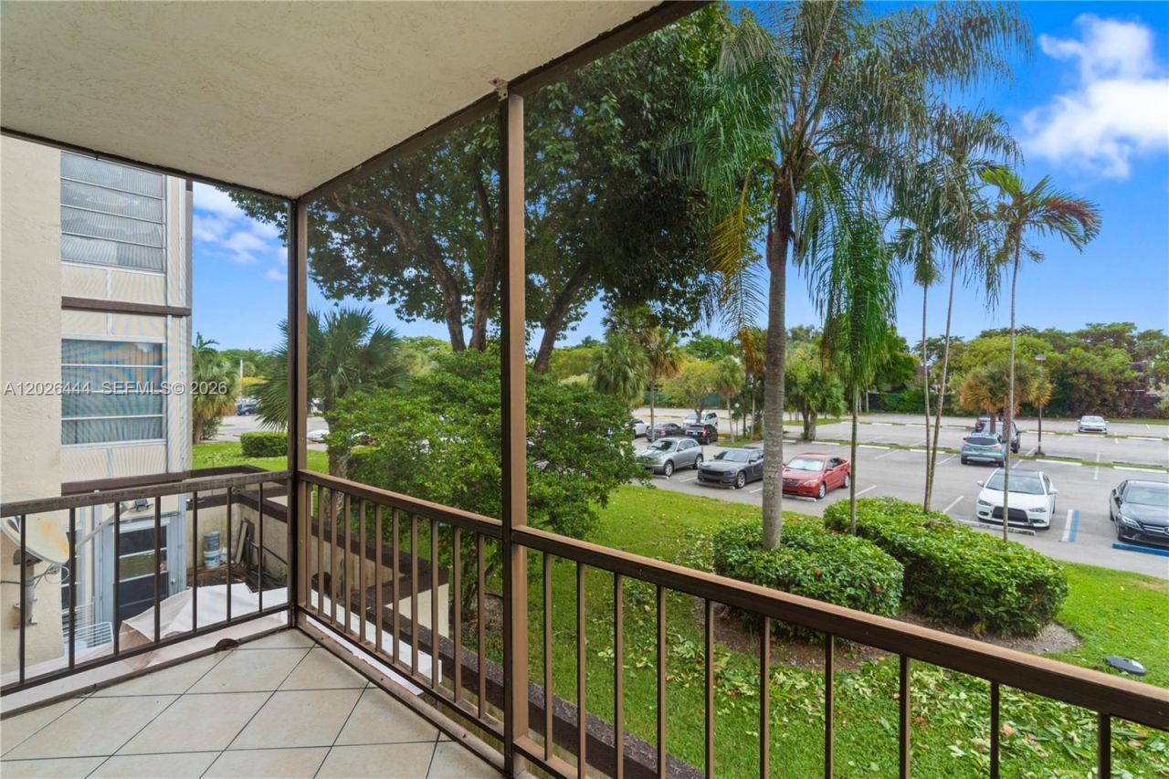 7100 NW 17th St , Unit 219, Plantation, FL 33313 Photo