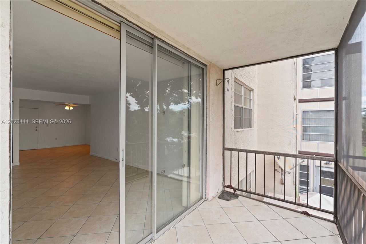 7100 NW 17th St , Unit 219, Plantation, FL 33313 Photo