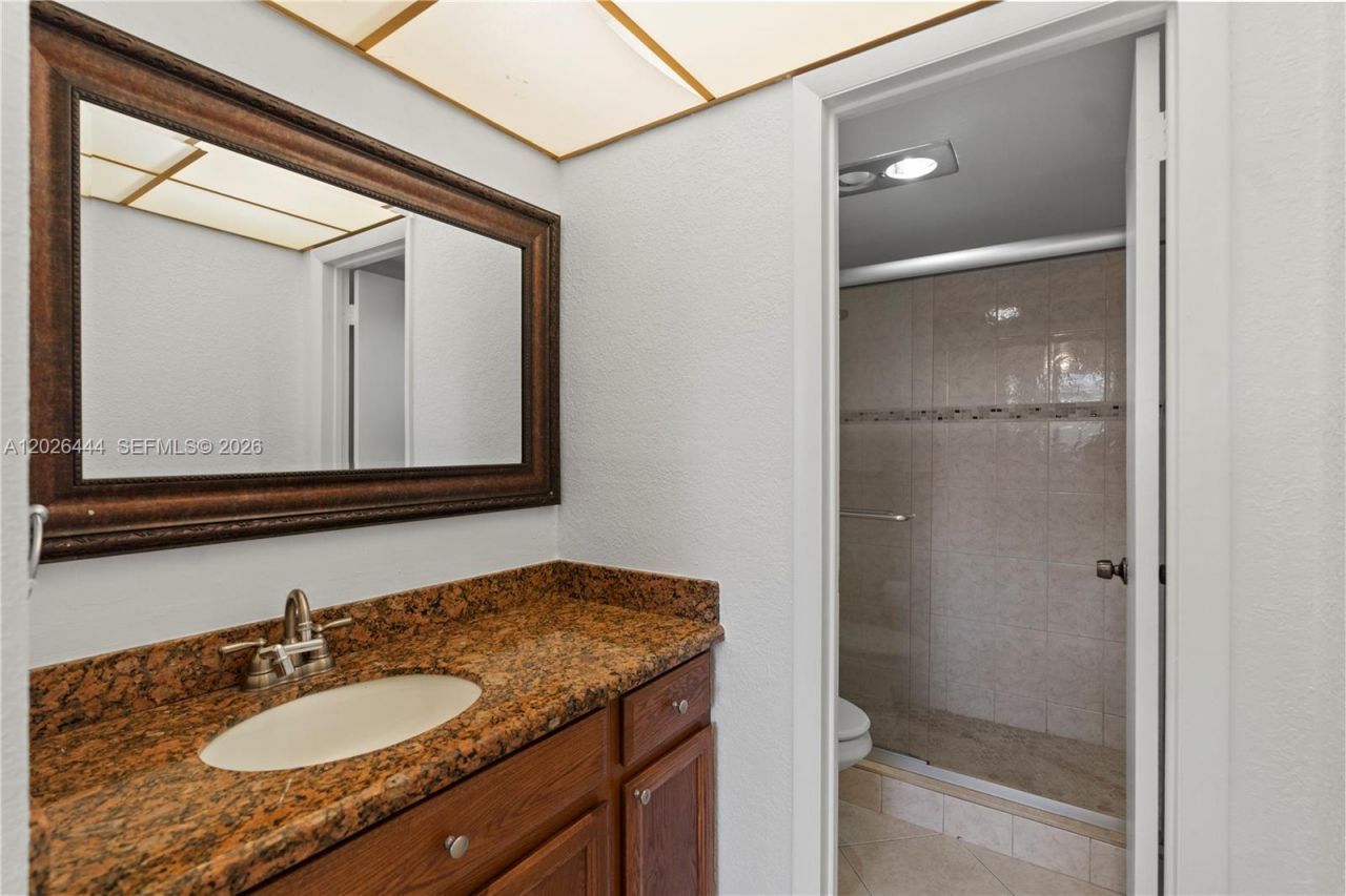 7100 NW 17th St , Unit 219, Plantation, FL 33313 Photo