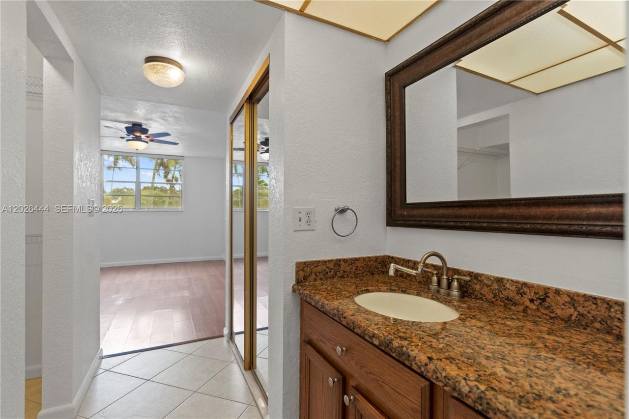 7100 NW 17th St , Unit 219, Plantation, FL 33313 Photo
