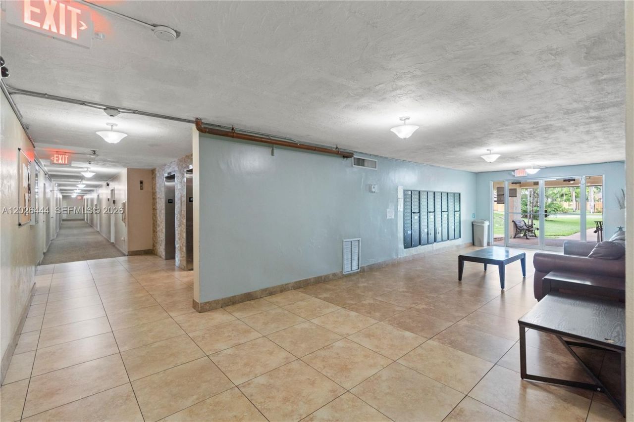7100 NW 17th St , Unit 219, Plantation, FL 33313 Photo