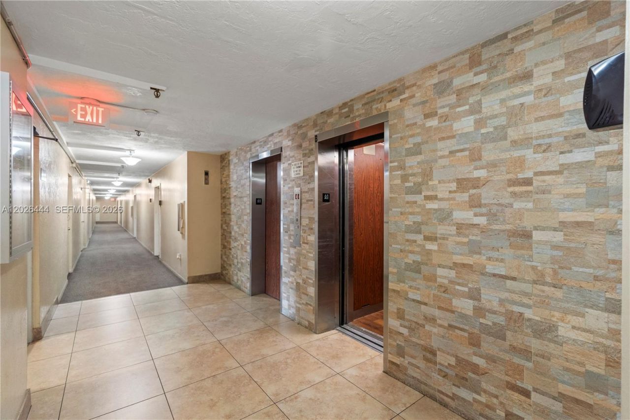 7100 NW 17th St , Unit 219, Plantation, FL 33313 Photo