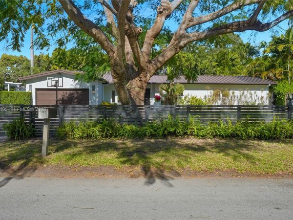 6111 SW 86th St , South Miami, FL 33143