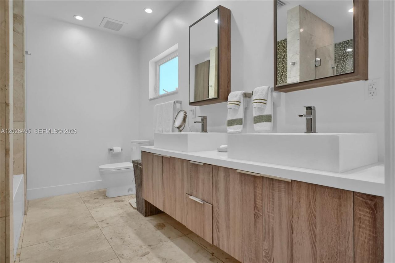 6111 SW 86th St , South Miami, FL 33143 Photo