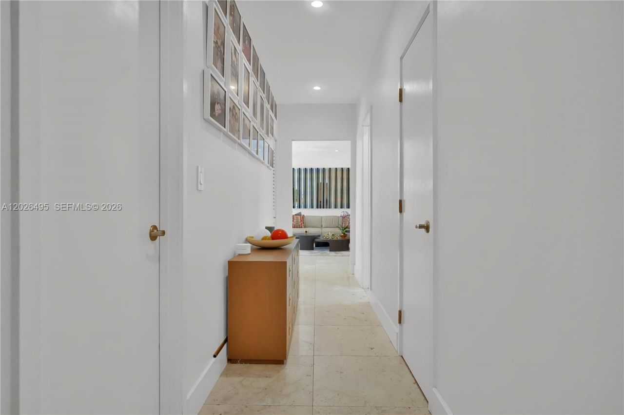 6111 SW 86th St , South Miami, FL 33143 Photo