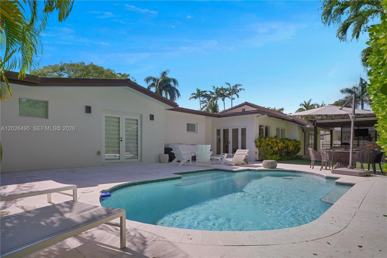 6111 SW 86th St , South Miami, FL 33143 Photo