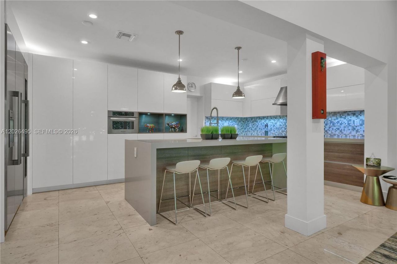 6111 SW 86th St , South Miami, FL 33143 Photo
