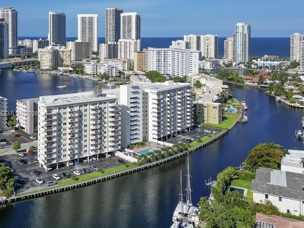 401 Golden Isles Dr, Unit 614, Hallandale Beach, FL 33009