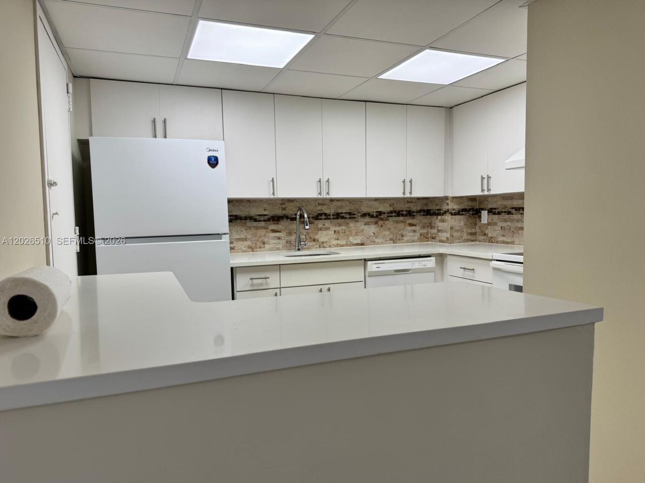 401 Golden Isles Dr, Unit 614, Hallandale Beach, FL 33009 Photo