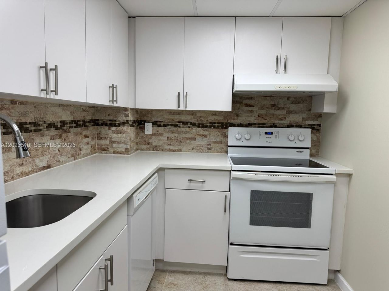 401 Golden Isles Dr, Unit 614, Hallandale Beach, FL 33009 Photo