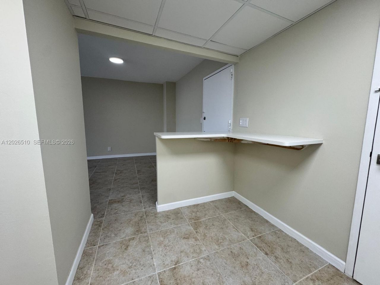 401 Golden Isles Dr, Unit 614, Hallandale Beach, FL 33009 Photo