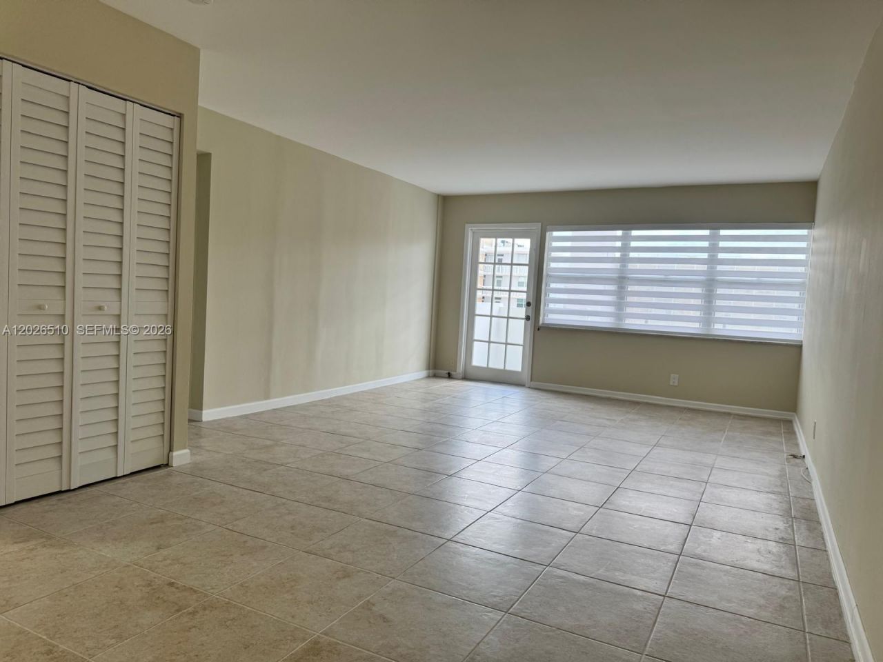401 Golden Isles Dr, Unit 614, Hallandale Beach, FL 33009 Photo