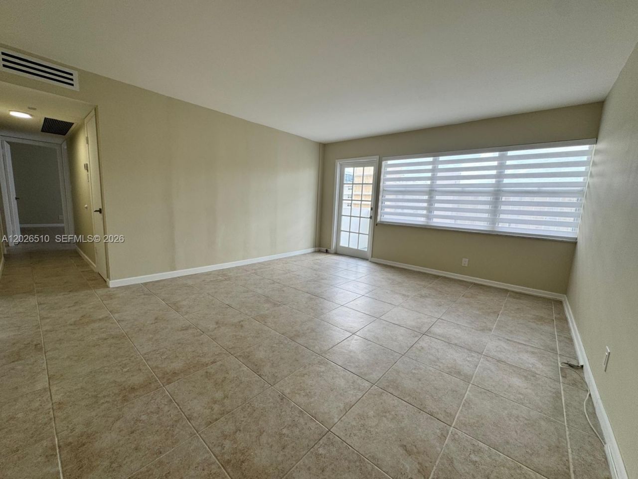401 Golden Isles Dr, Unit 614, Hallandale Beach, FL 33009 Photo