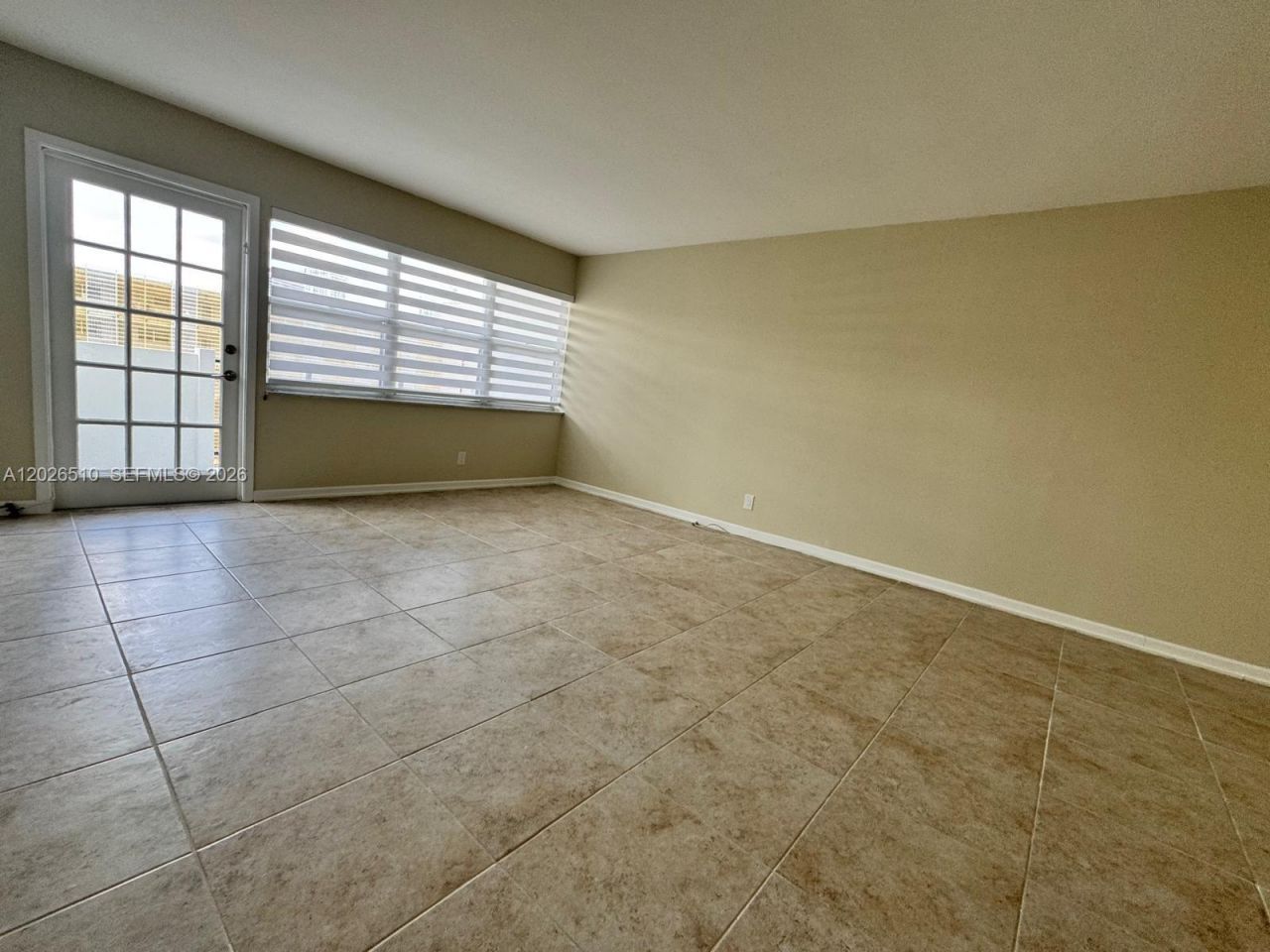 401 Golden Isles Dr, Unit 614, Hallandale Beach, FL 33009 Photo