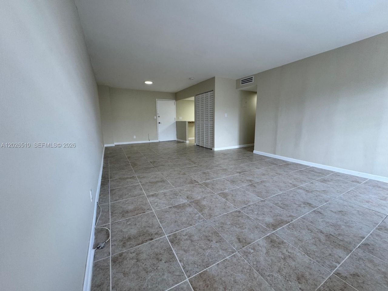 401 Golden Isles Dr, Unit 614, Hallandale Beach, FL 33009 Photo