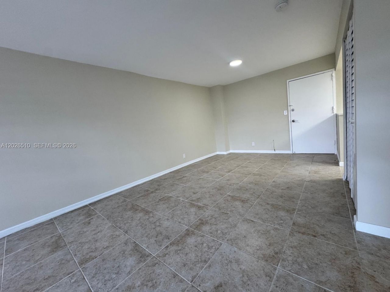 401 Golden Isles Dr, Unit 614, Hallandale Beach, FL 33009 Photo