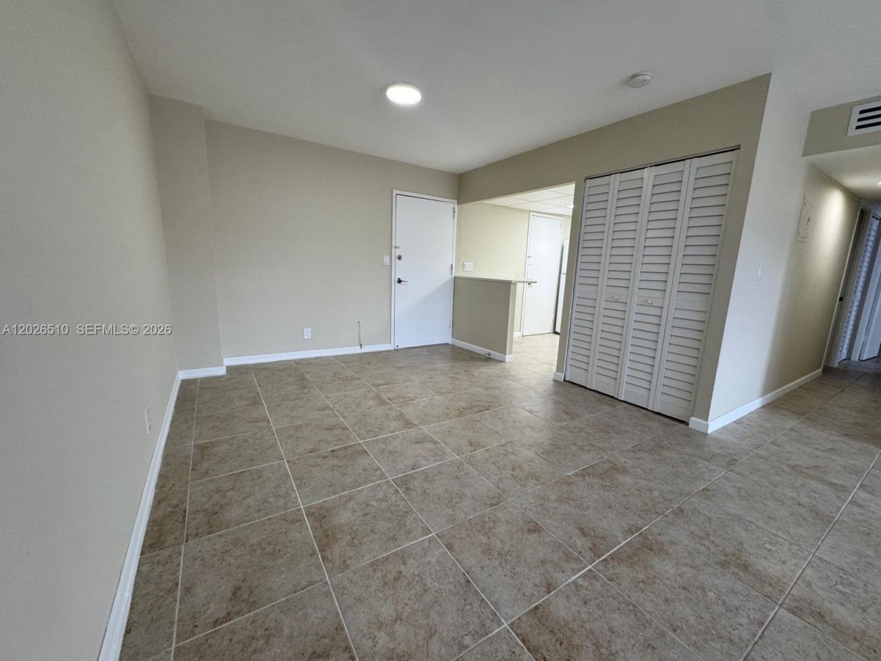 401 Golden Isles Dr, Unit 614, Hallandale Beach, FL 33009 Photo
