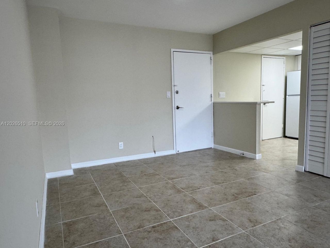 401 Golden Isles Dr, Unit 614, Hallandale Beach, FL 33009 Photo