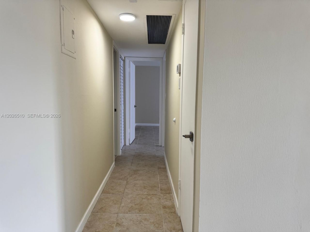 401 Golden Isles Dr, Unit 614, Hallandale Beach, FL 33009 Photo