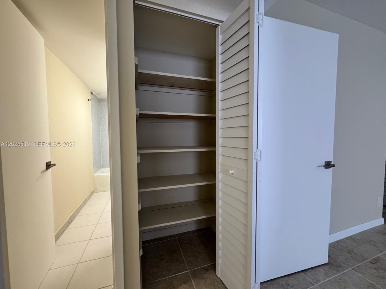 401 Golden Isles Dr, Unit 614, Hallandale Beach, FL 33009 Photo