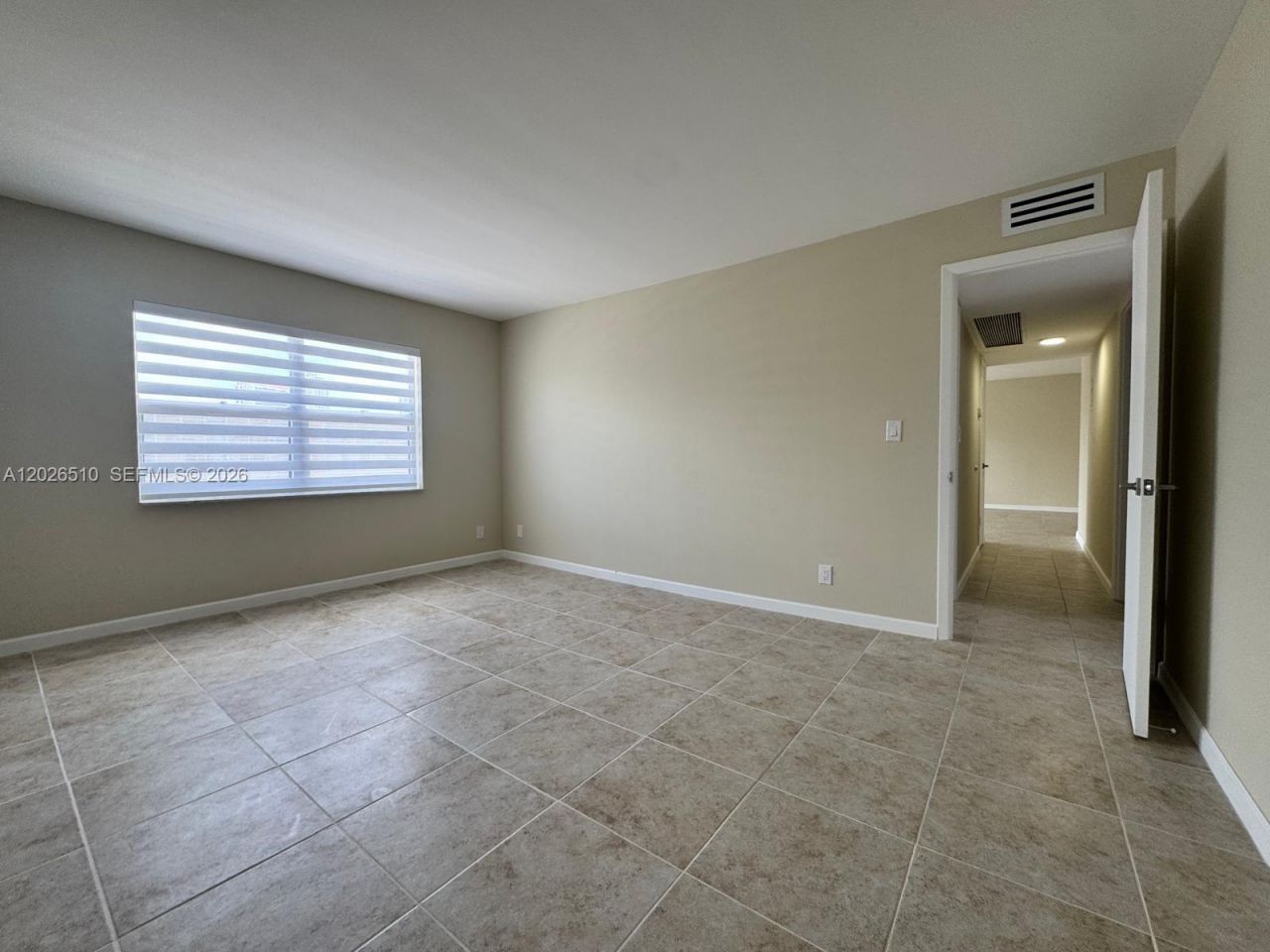 401 Golden Isles Dr, Unit 614, Hallandale Beach, FL 33009 Photo