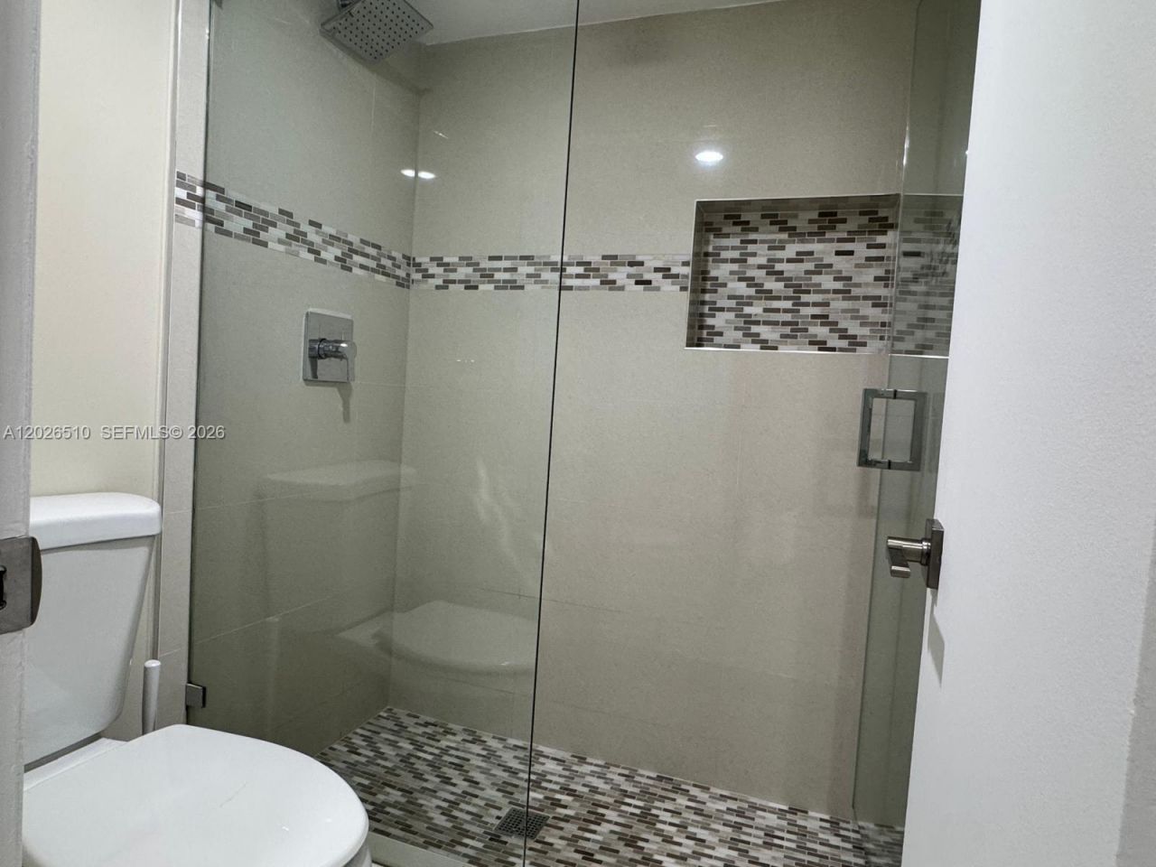 401 Golden Isles Dr, Unit 614, Hallandale Beach, FL 33009 Photo
