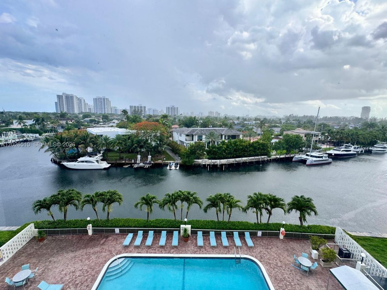 401 Golden Isles Dr, Unit 614, Hallandale Beach, FL 33009 Photo