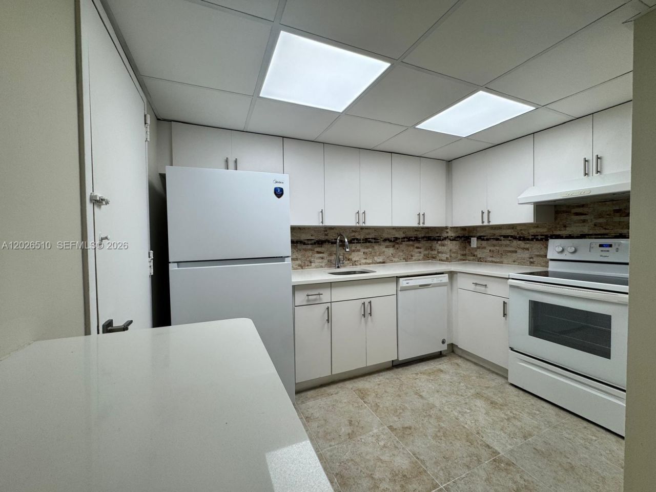 401 Golden Isles Dr, Unit 614, Hallandale Beach, FL 33009 Photo