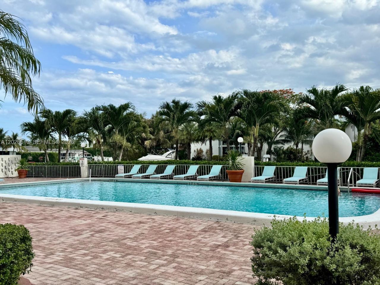 401 Golden Isles Dr, Unit 614, Hallandale Beach, FL 33009 Photo