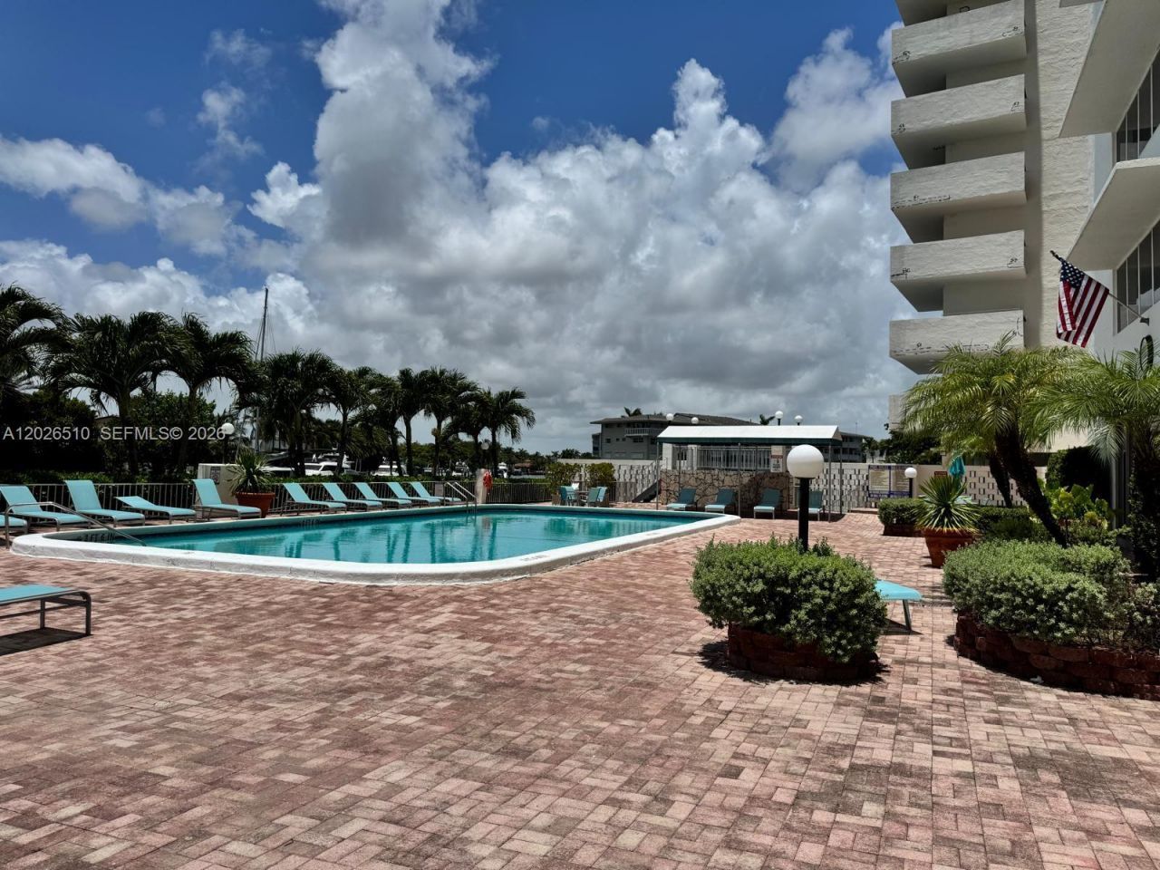 401 Golden Isles Dr, Unit 614, Hallandale Beach, FL 33009 Photo