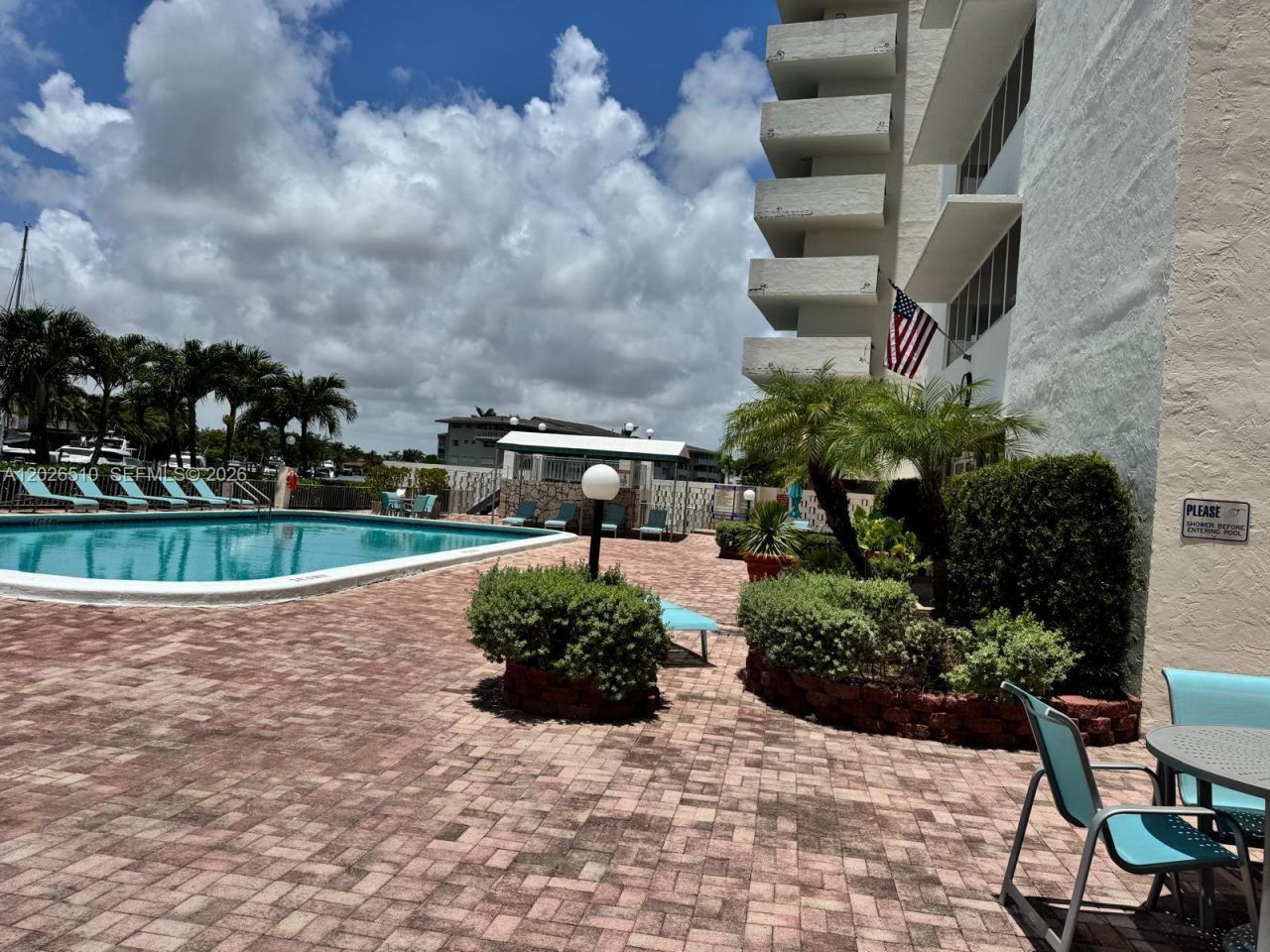 401 Golden Isles Dr, Unit 614, Hallandale Beach, FL 33009 Photo