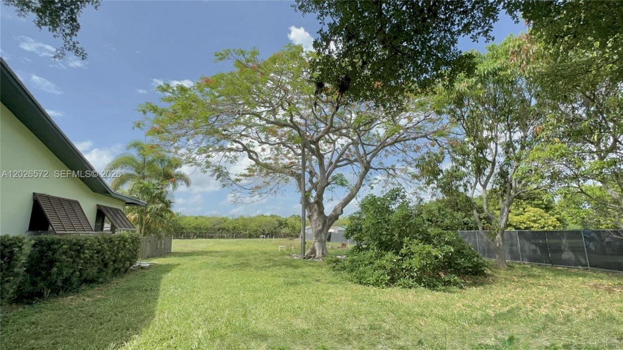 19505 SW 272nd St , Homestead, FL 33031 Photo