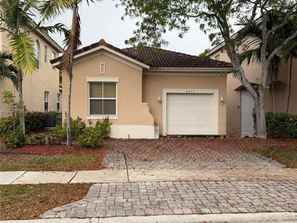 3951 NE 11th Dr , Homestead, FL 33033