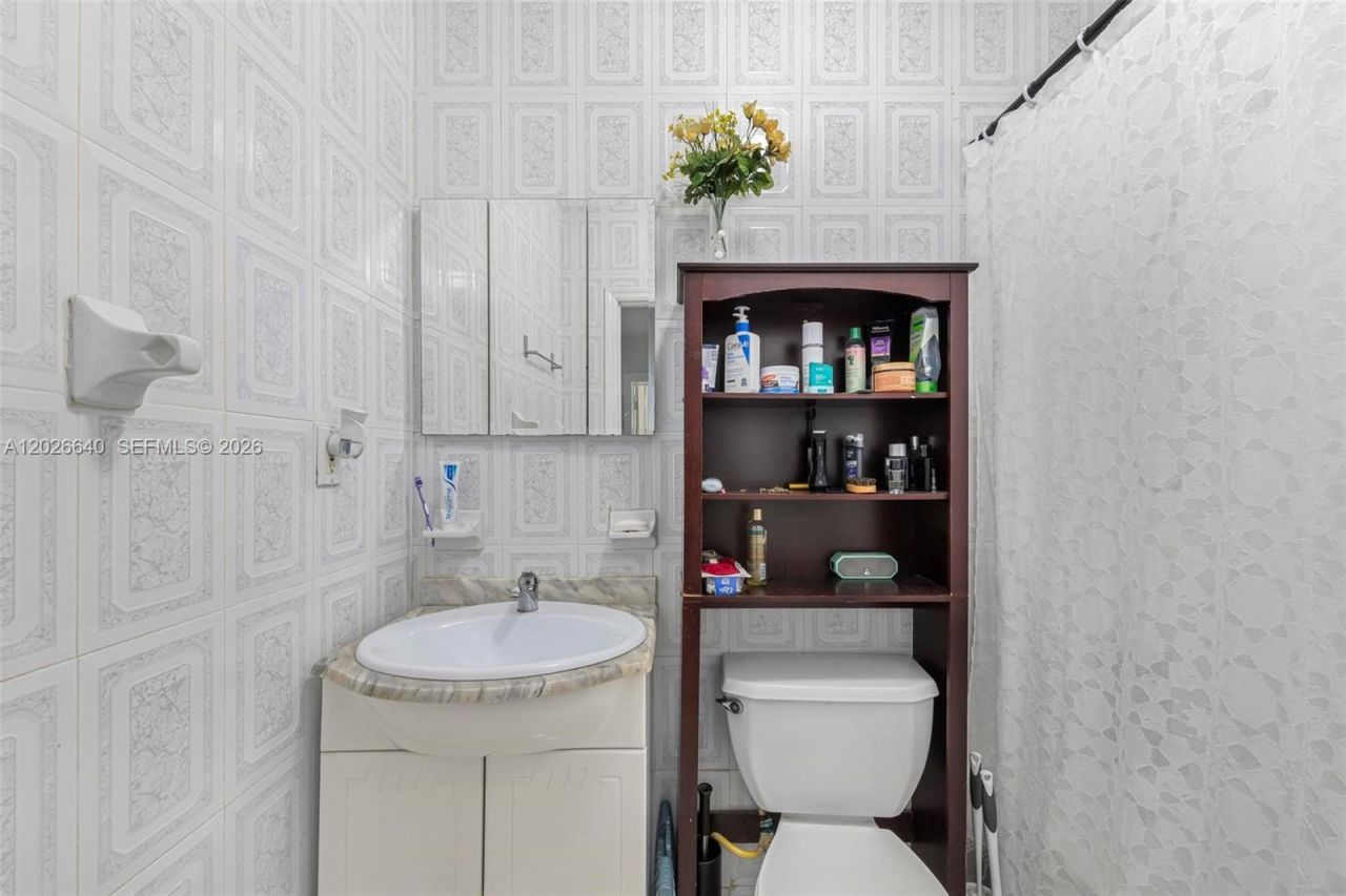 1200 NW 87th St , Unit 1, Miami, FL 33147 Photo