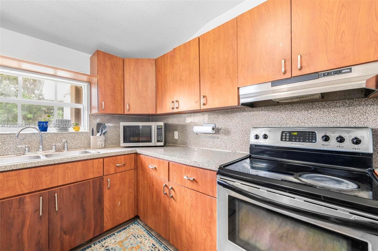 1200 NW 87th St , Unit 1, Miami, FL 33147 Photo