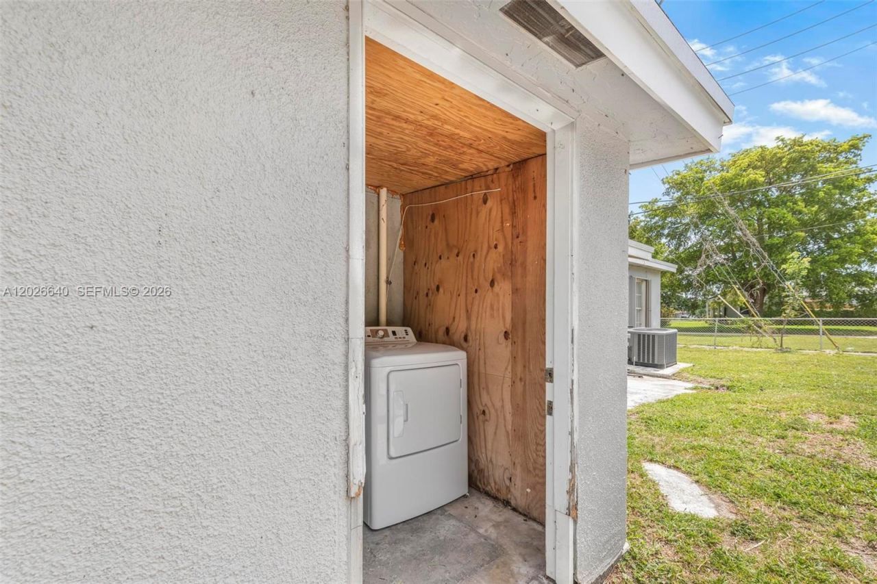 1200 NW 87th St , Unit 1, Miami, FL 33147 Photo