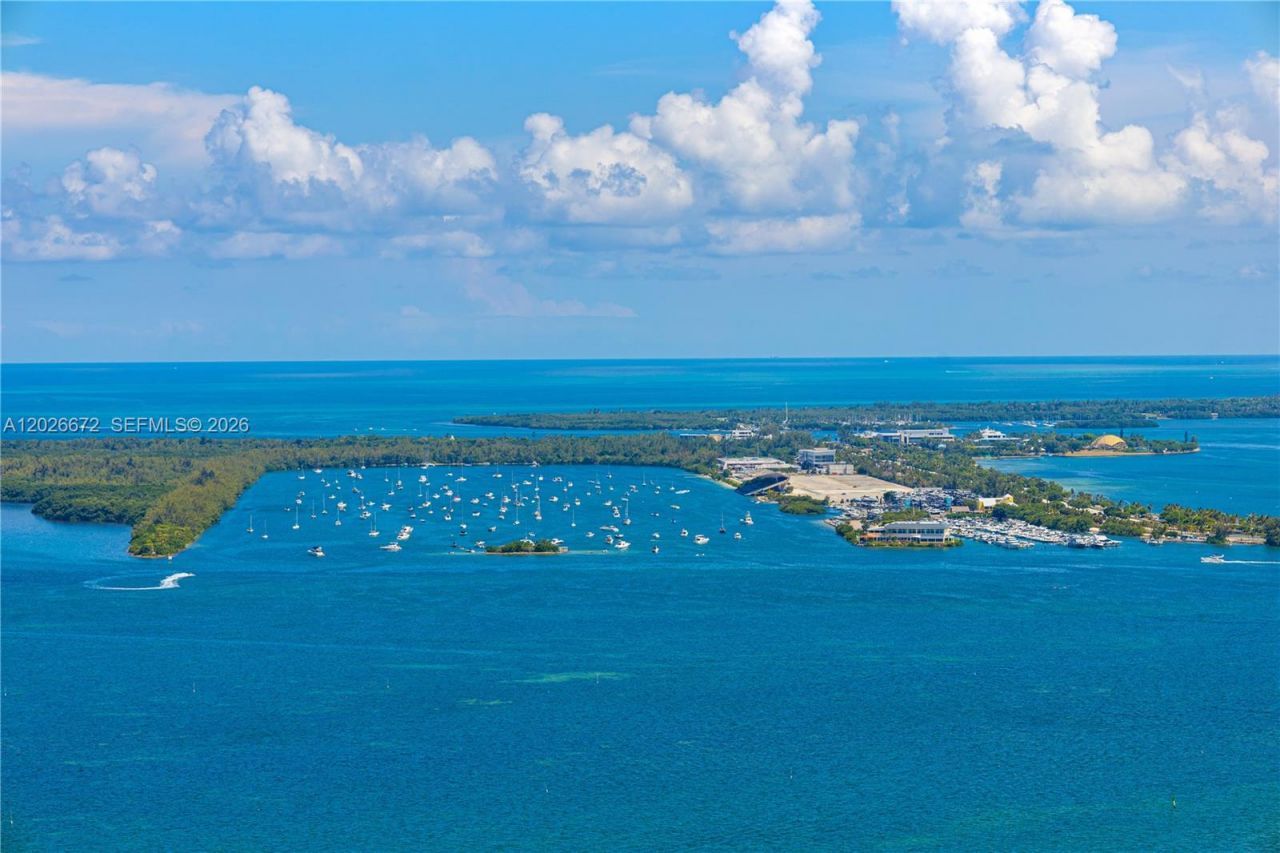 951 Brickell Ave , Unit 1801, Miami, FL 33131 Photo