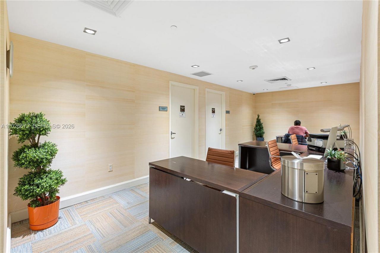 951 Brickell Ave , Unit 1801, Miami, FL 33131 Photo