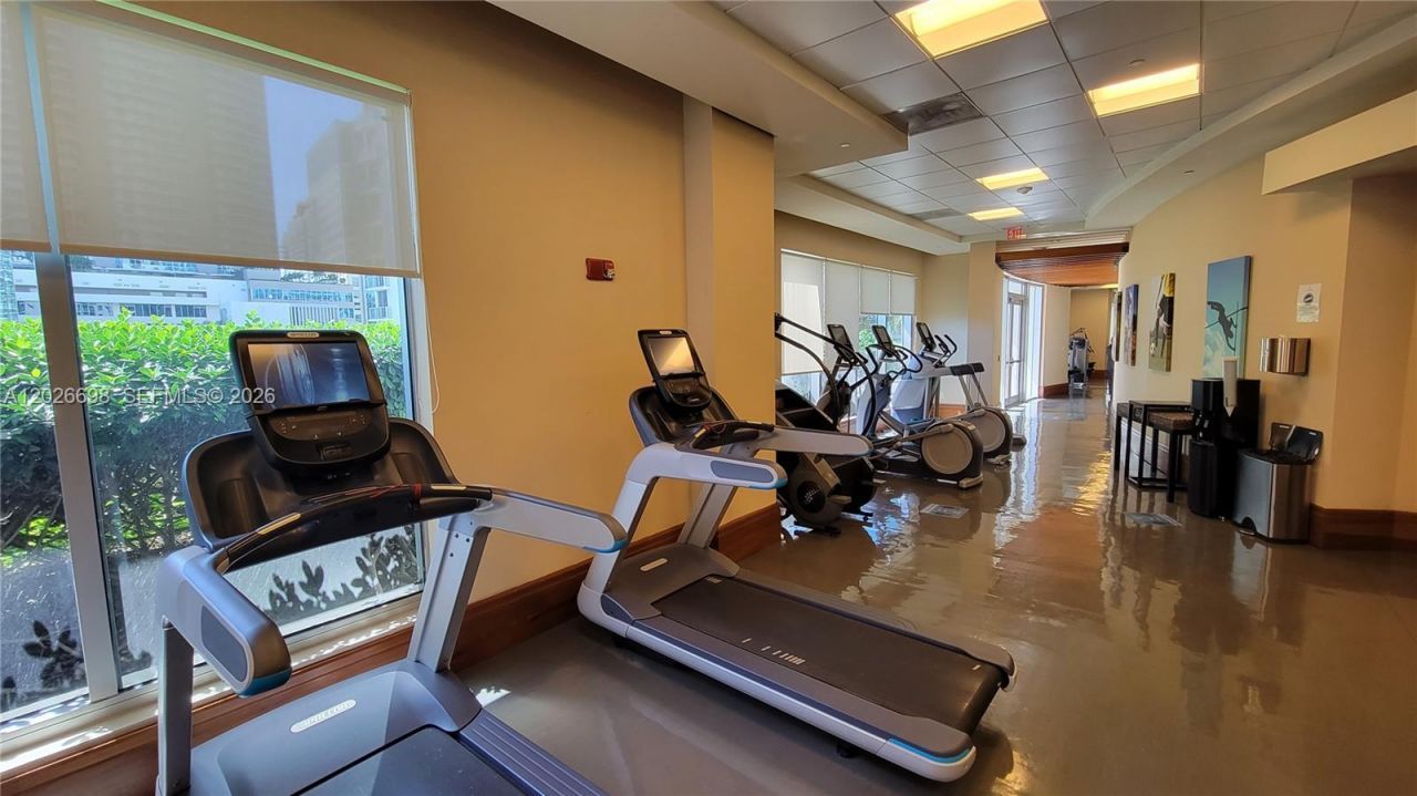 1060 Brickell Ave, Unit 1503, Miami, FL 33131 Photo