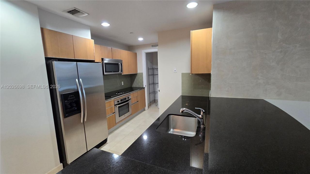 1060 Brickell Ave, Unit 1503, Miami, FL 33131 Photo