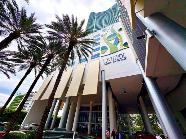 185 SW 7th St, Unit 2504, Miami, FL 33130
