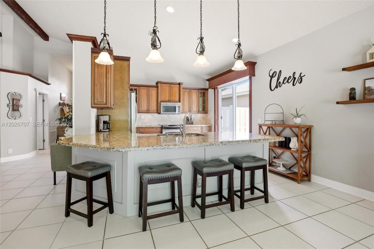 180 SW 167th Ave, Pembroke Pines, FL 33027 Photo