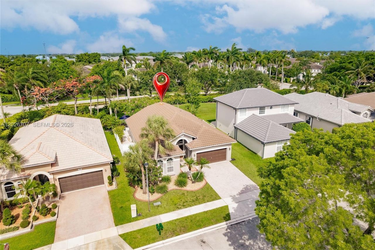180 SW 167th Ave, Pembroke Pines, FL 33027 Photo