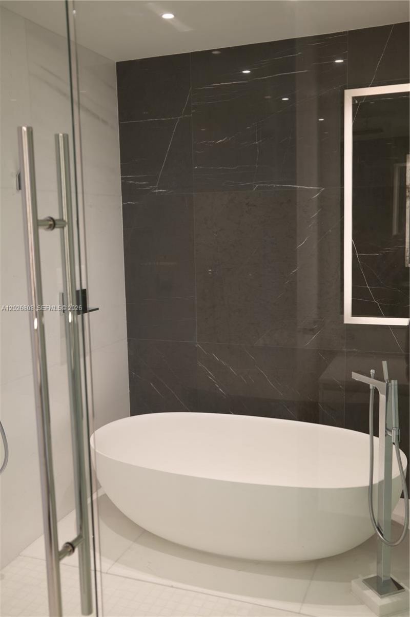 300 Biscayne Boulevard Way , Unit 2509W, Miami, FL 33131 Photo
